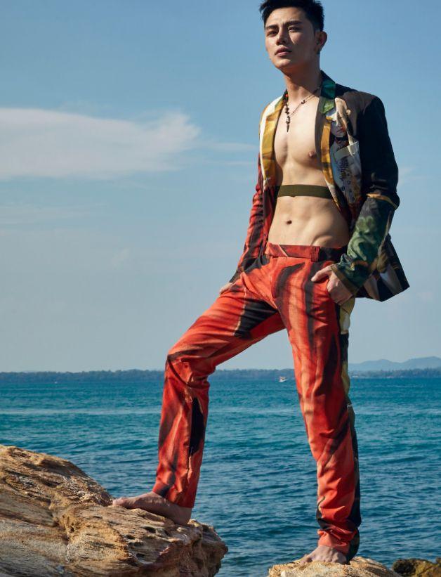 AWESOME MEN Issue 06