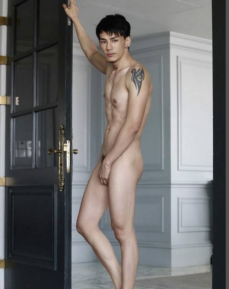 หนุ่มหล่อขึ้นปก 194
