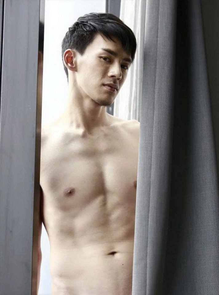 หนุ่มหล่อขึ้นปก 194