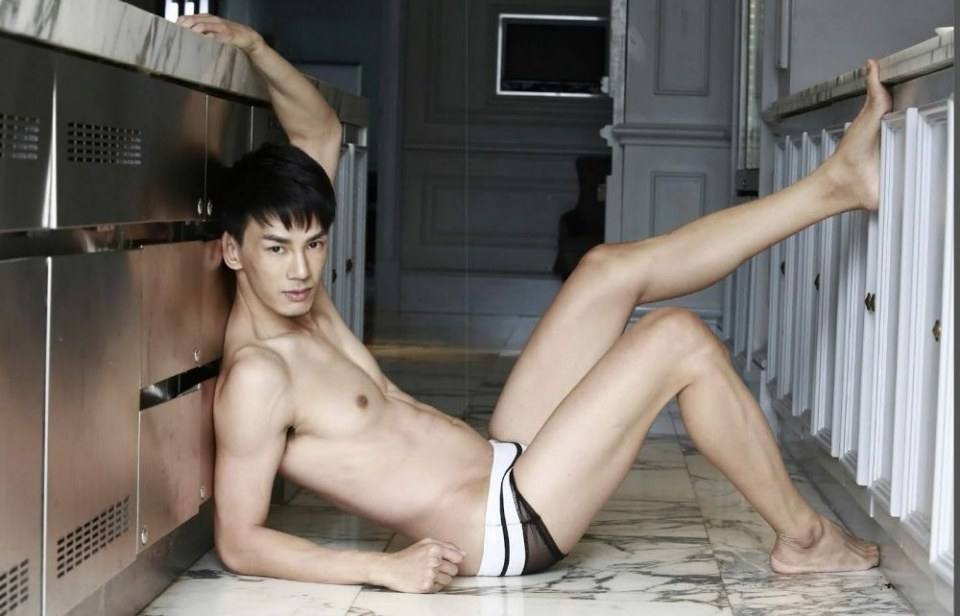 หนุ่มหล่อขึ้นปก 194