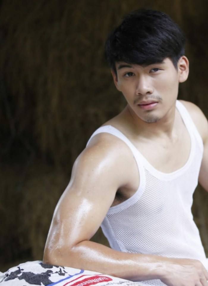 หนุ่มหล่อขึ้นปก 195