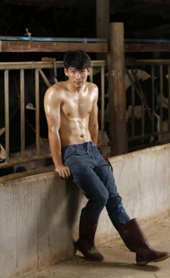 หนุ่มหล่อขึ้นปก 195