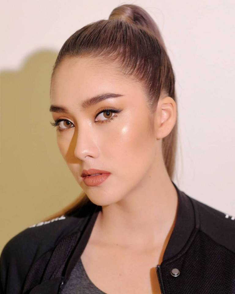 ฮาน่า ลีวิท เรื่อง พชรมนตรา