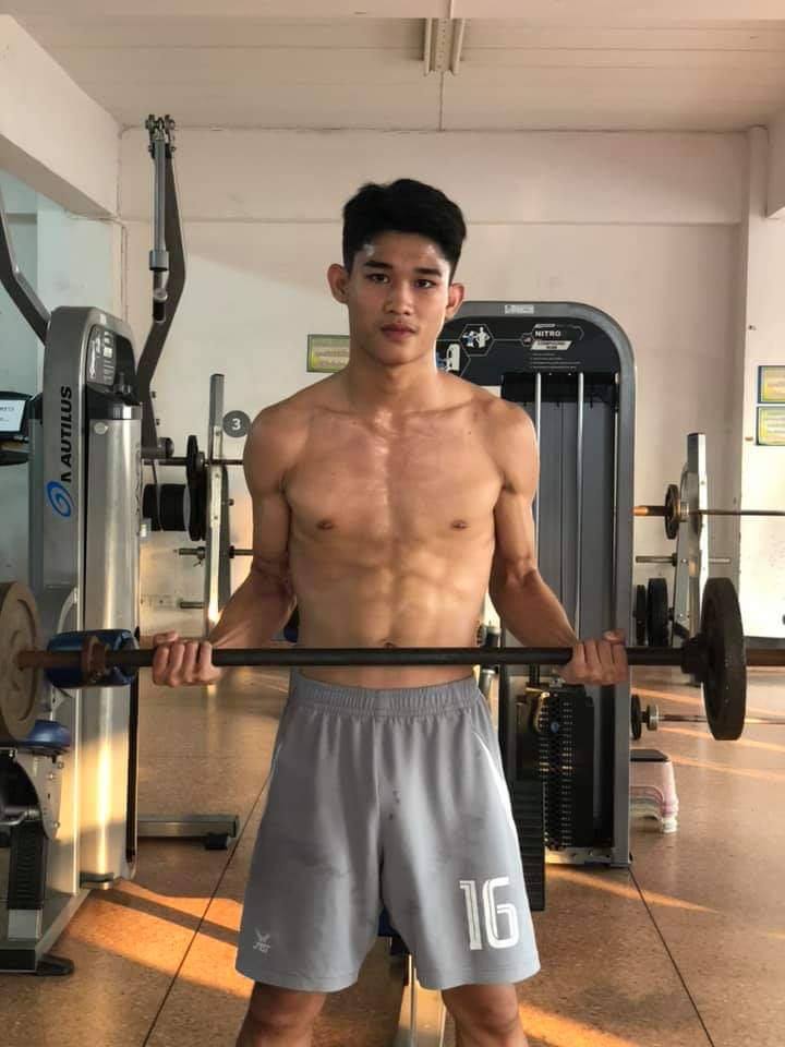 น้องริก (นักมวย).....โรงเรียนกีฬากรุงเทพมหานคร