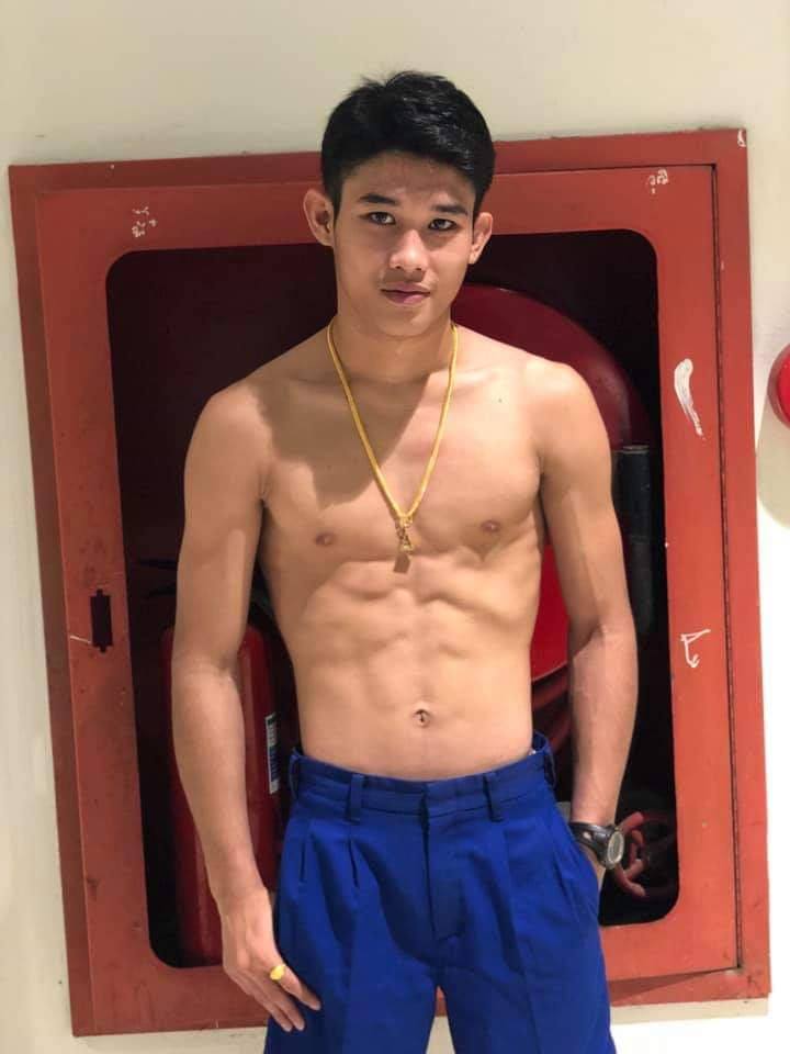 น้องริก (นักมวย).....โรงเรียนกีฬากรุงเทพมหานคร