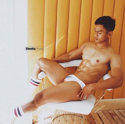 ถอดโชว์เรือนร่าง 2507