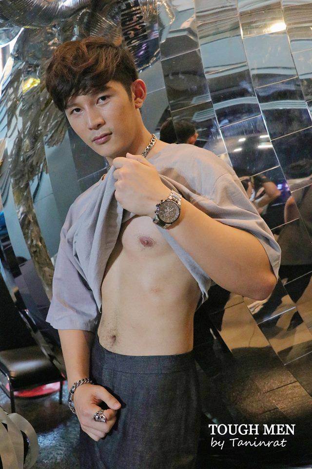 ถอดโชว์เรือนร่าง 2510