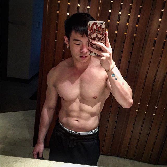 ถอดโชว์เรือนร่าง 2511