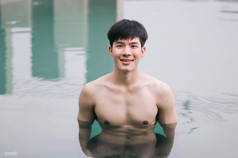 ถอดโชว์เรือนร่าง 2513