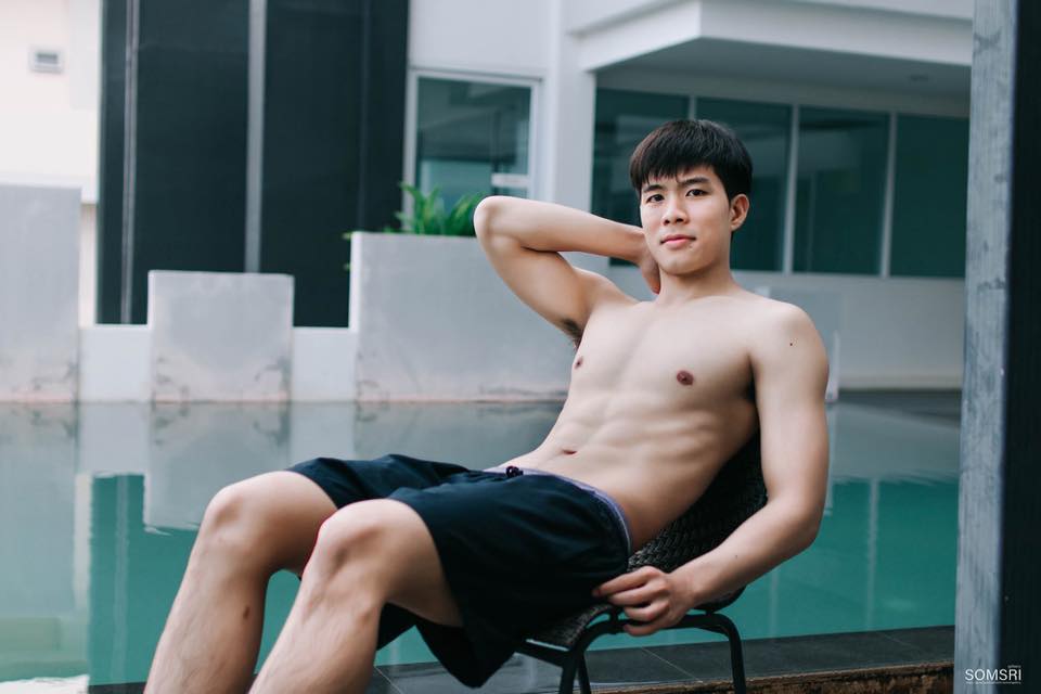 ถอดโชว์เรือนร่าง 2513