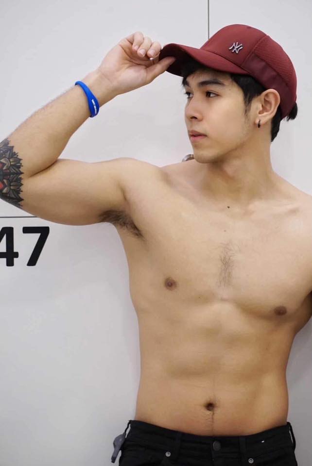 ถอดโชว์เรือนร่าง 2514