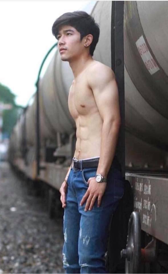 ถอดโชว์เรือนร่าง 2514