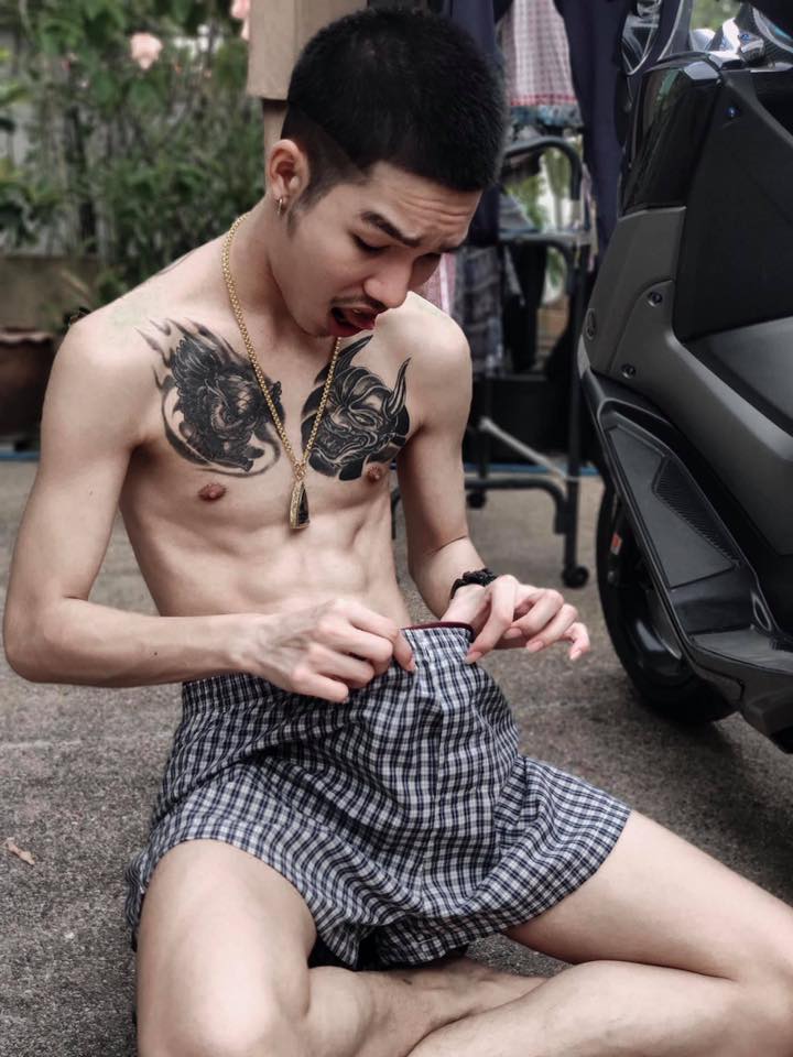ถอดโชว์เรือนร่าง 2515