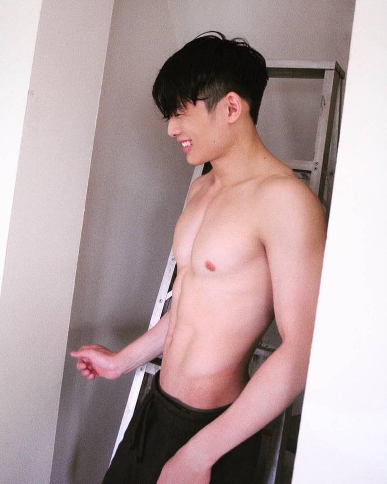 ถอดโชว์เรือนร่าง 2515