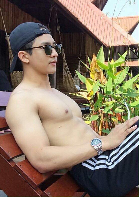 ถอดโชว์เรือนร่าง 2515