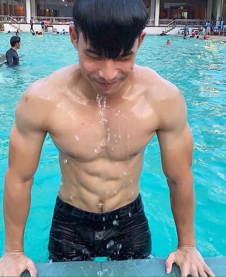 ถอดโชว์เรือนร่าง 2515
