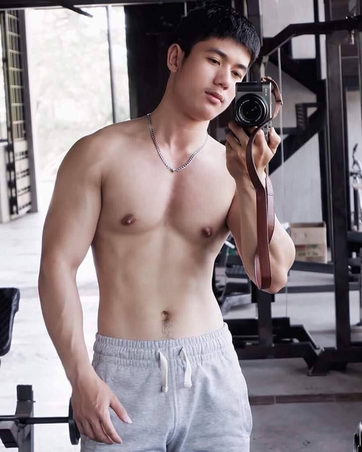 ถอดโชว์เรือนร่าง 2515