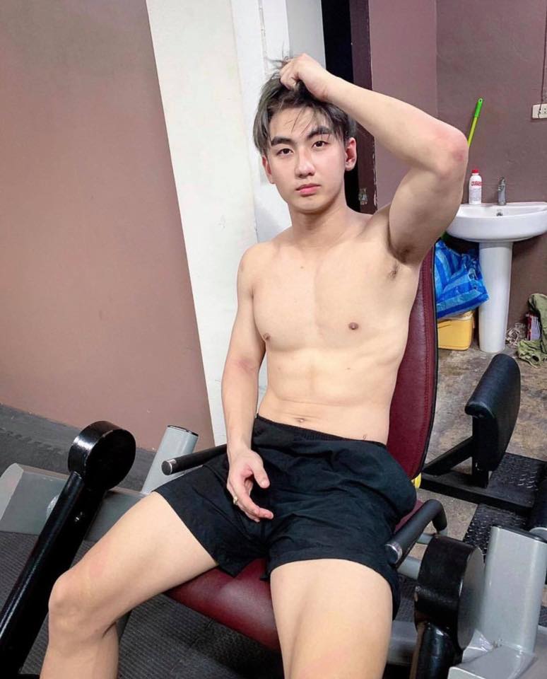 ถอดโชว์เรือนร่าง 2516