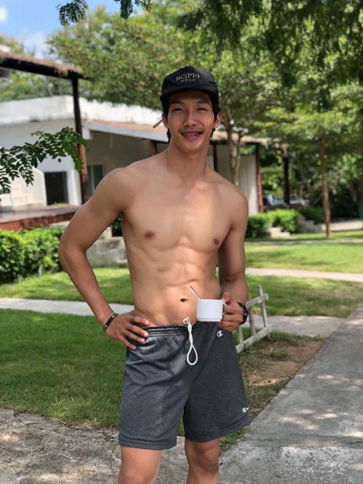 ถอดโชว์เรือนร่าง 2517