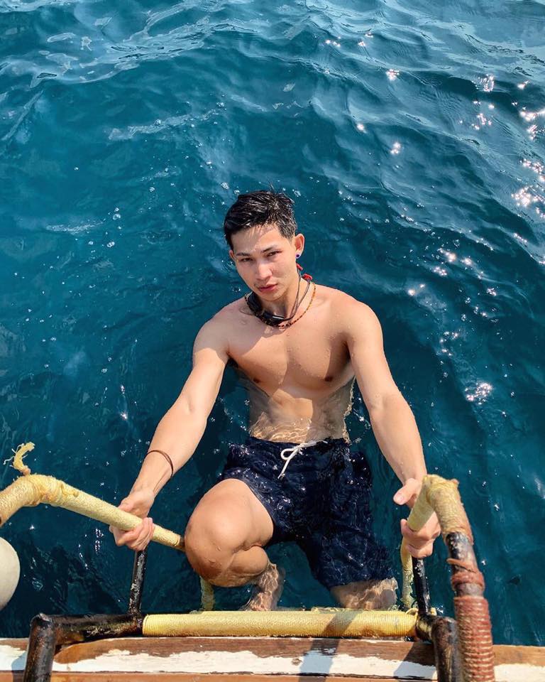 ถอดโชว์เรือนร่าง 2519