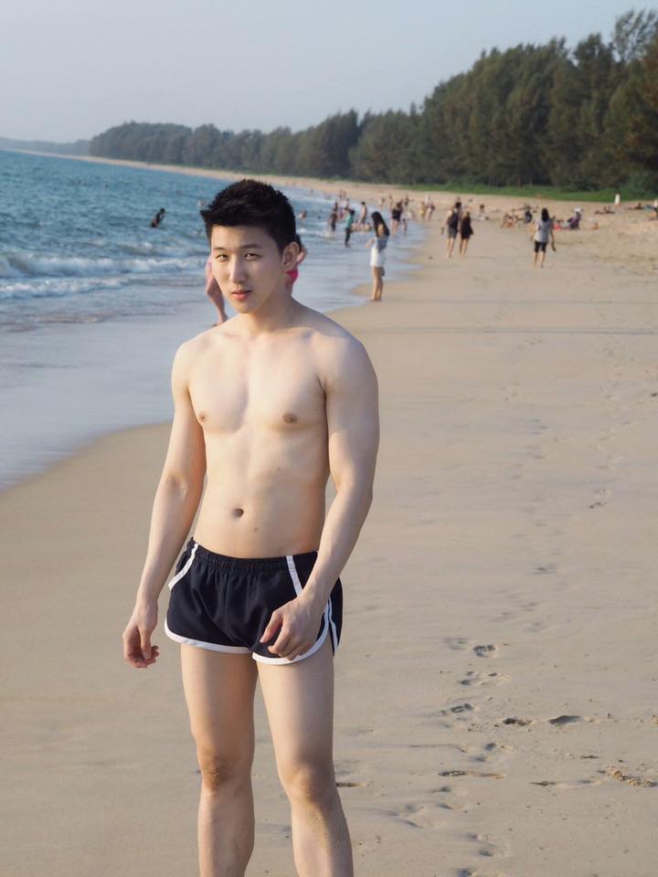ถอดโชว์เรือนร่าง 2520