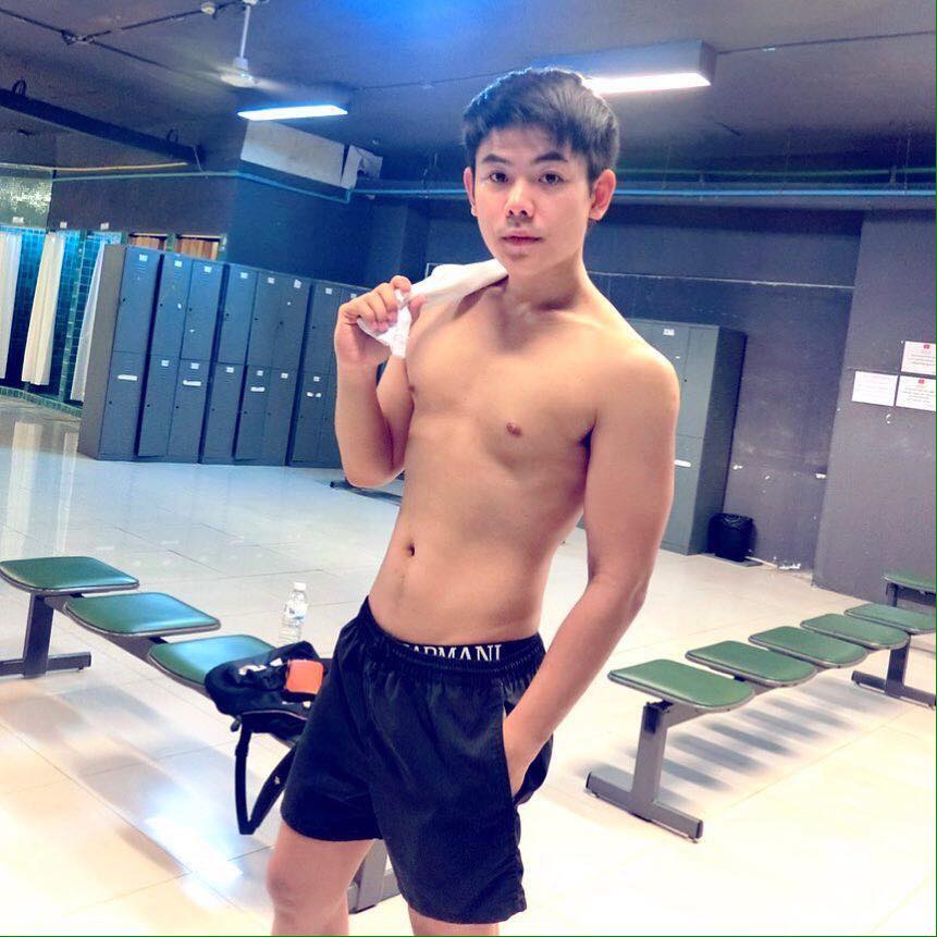 ถอดโชว์เรือนร่าง 2520