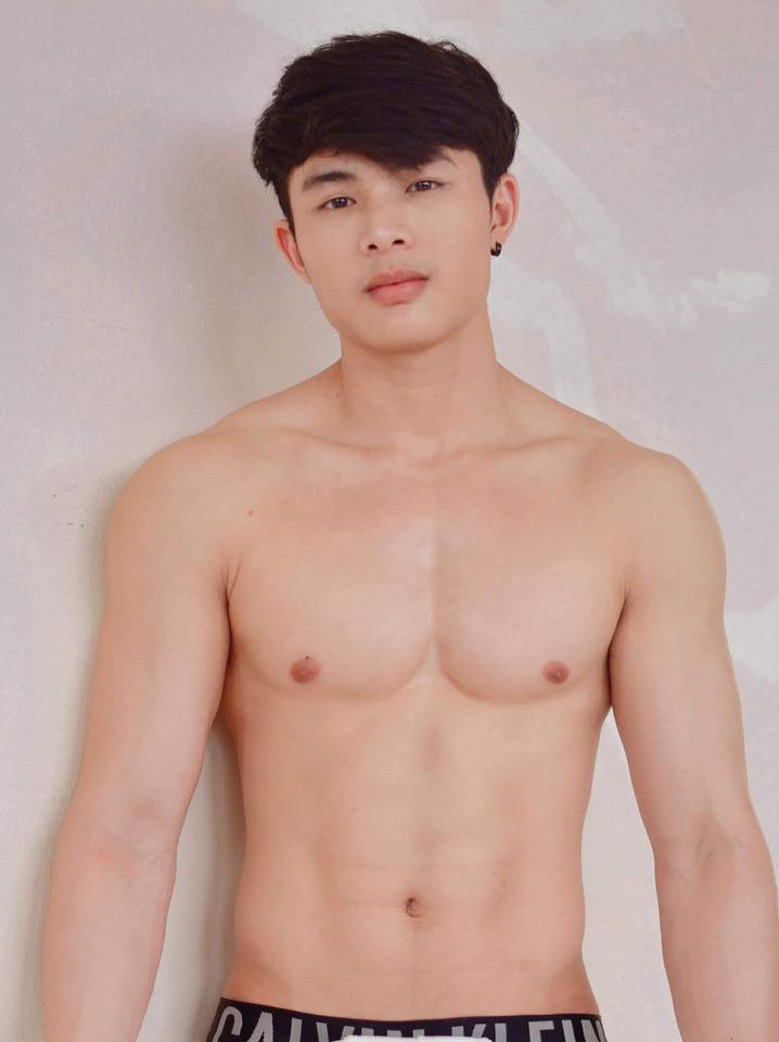 ถอดโชว์เรือนร่าง 2520