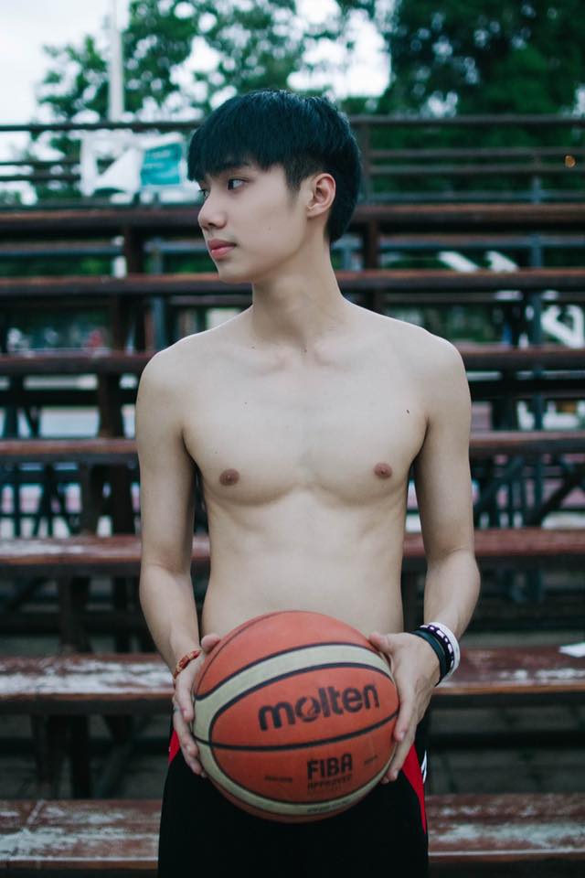 ถอดโชว์เรือนร่าง 2521