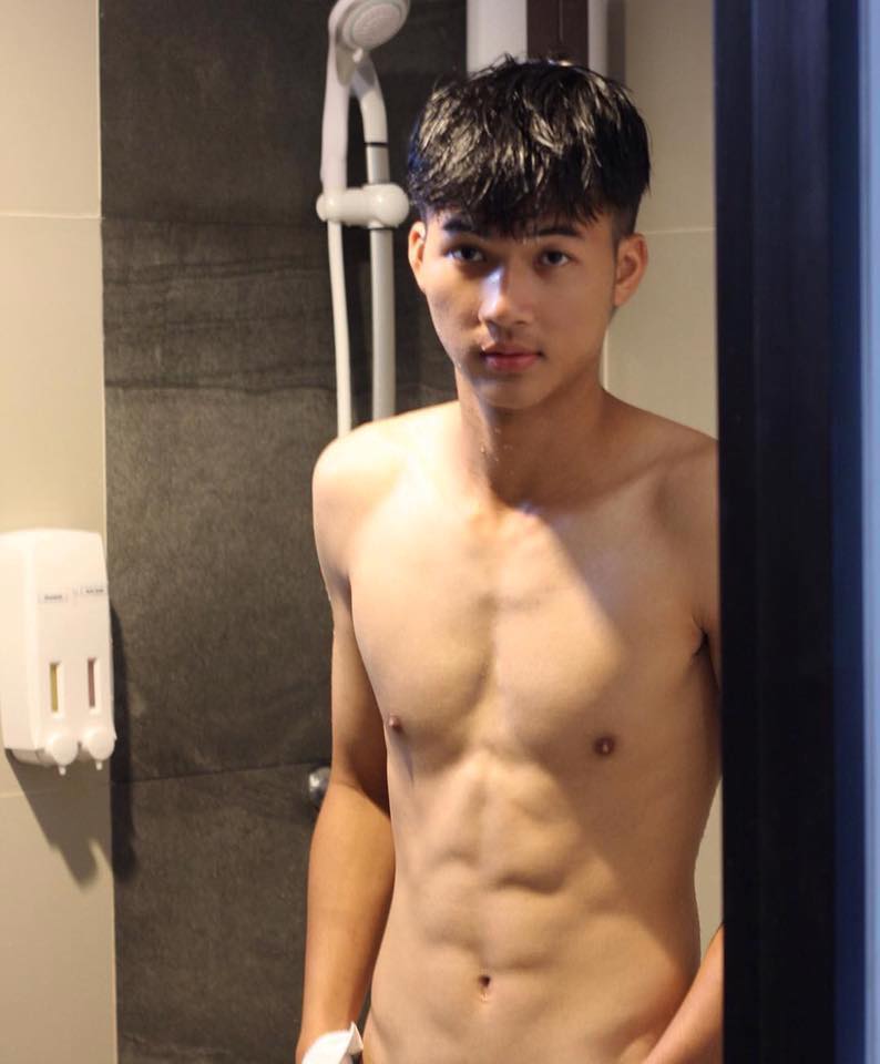 ถอดโชว์เรือนร่าง 2521