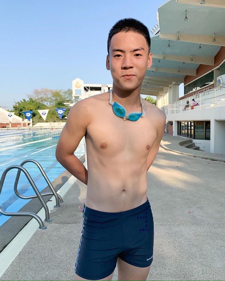 ถอดโชว์เรือนร่าง 2522