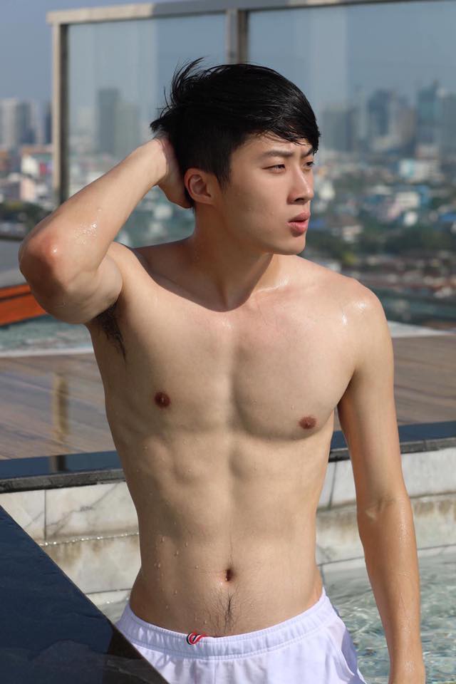 ถอดโชว์เรือนร่าง 2522