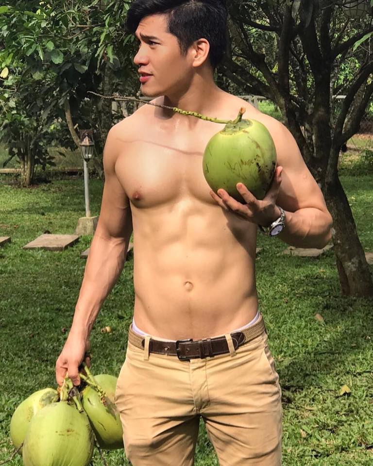 ถอดโชว์เรือนร่าง 2522