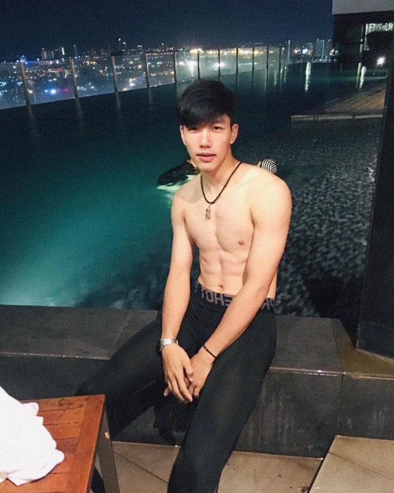 ถอดโชว์เรือนร่าง 2522