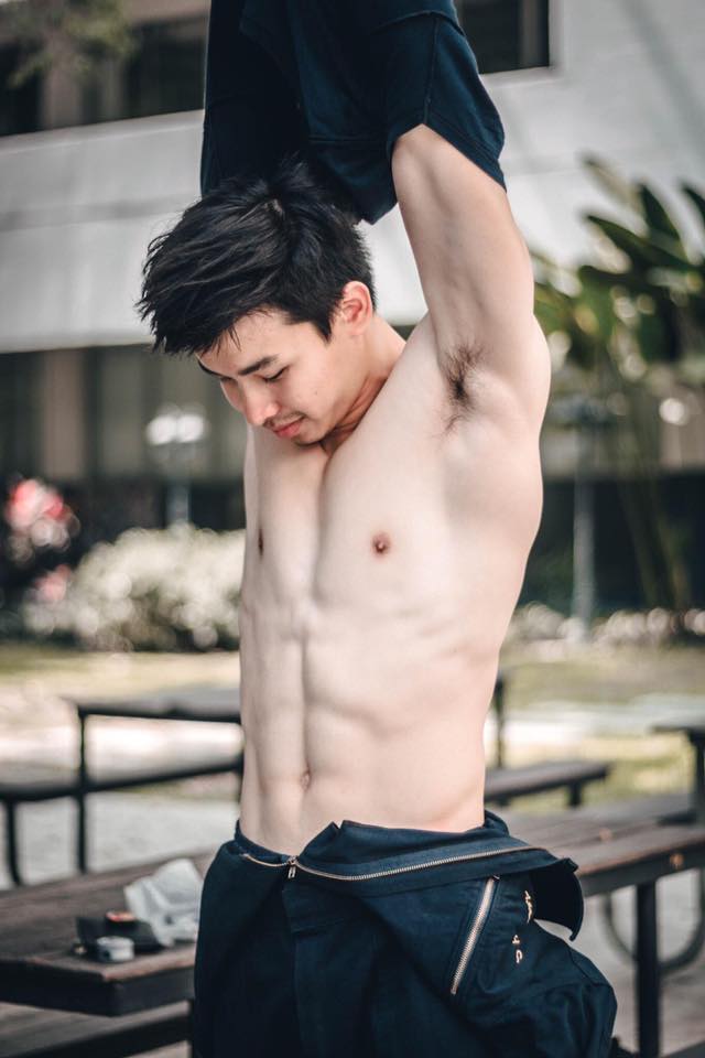 ถอดโชว์เรือนร่าง 2523