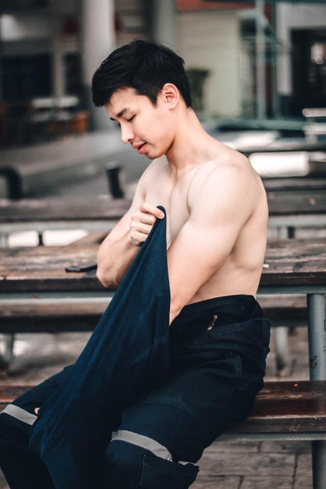 ถอดโชว์เรือนร่าง 2523