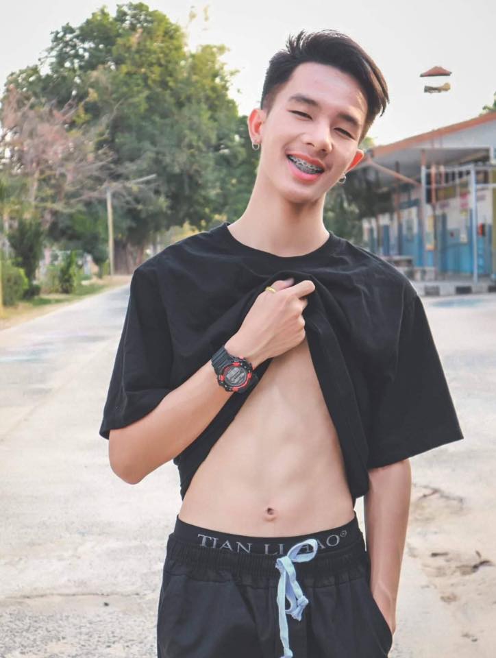 ถอดโชว์เรือนร่าง 2523
