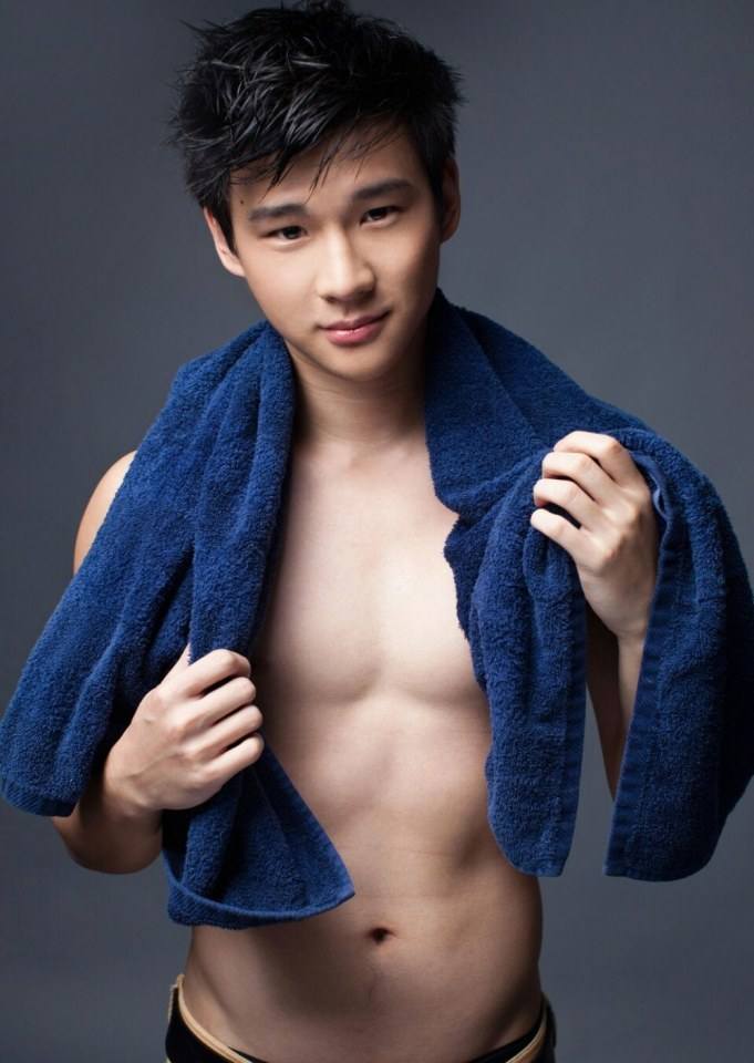 ถอดโชว์เรือนร่าง 2525