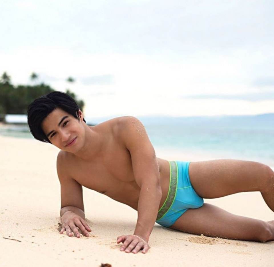 ถอดโชว์เรือนร่าง 2529