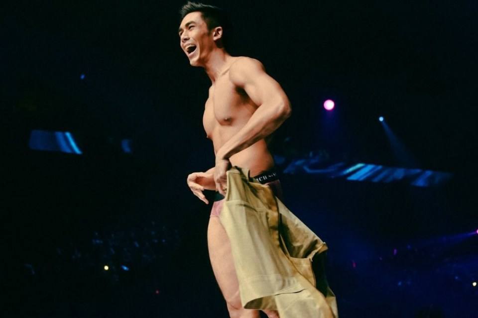 ถอดโชว์เรือนร่าง 2530