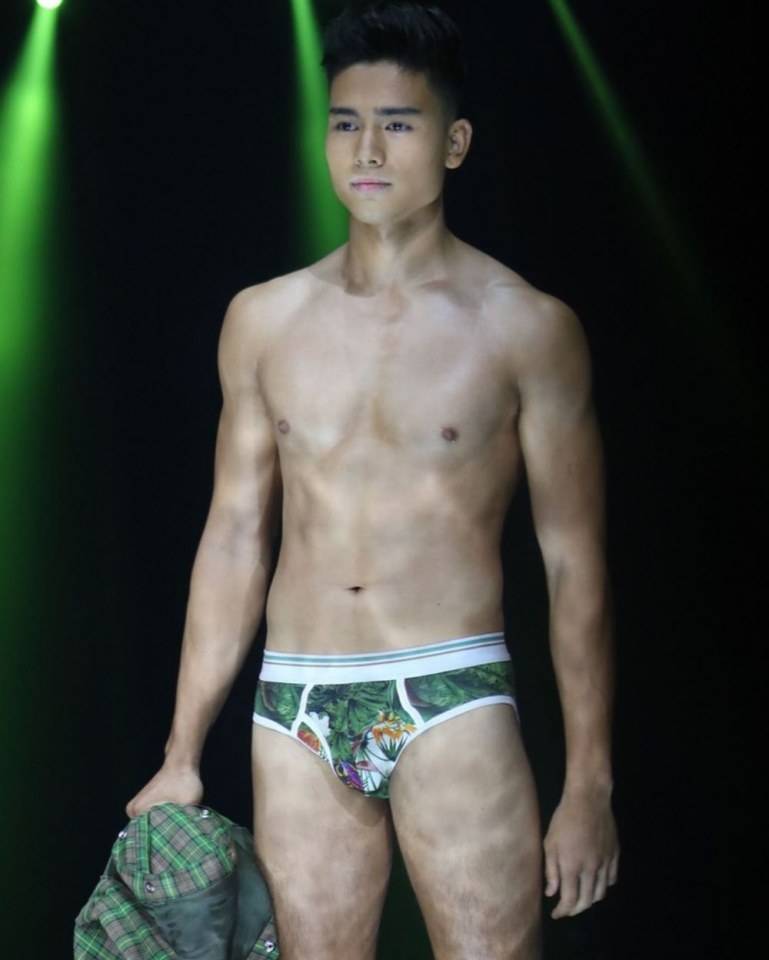 ถอดโชว์เรือนร่าง 2531