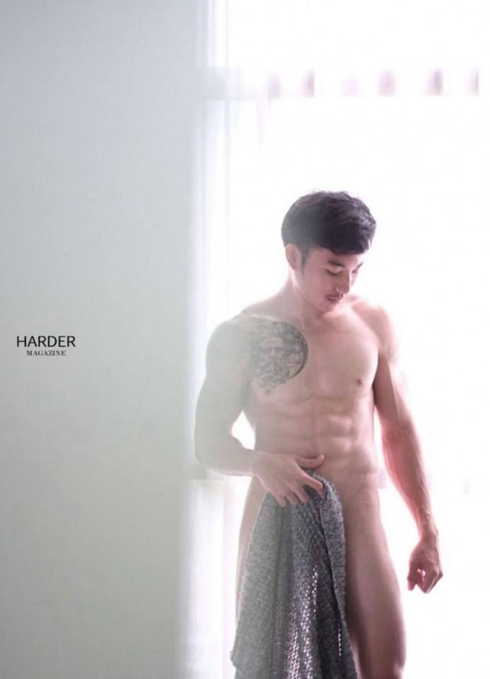 หนุ่มหล่อขึ้นปก 201