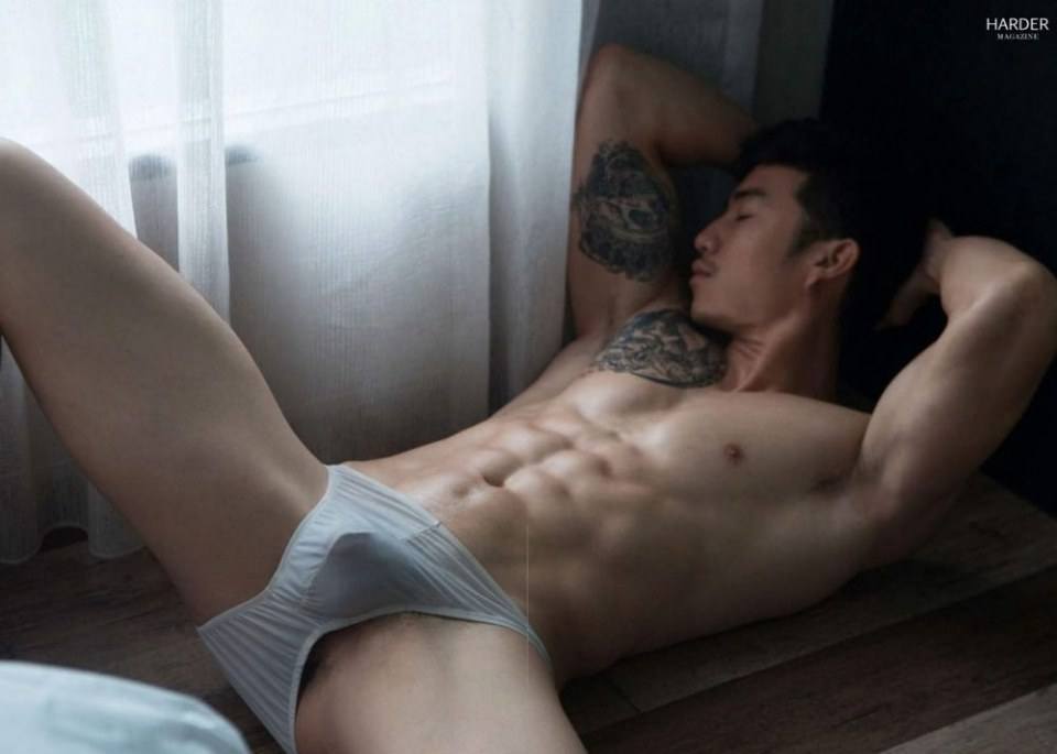 หนุ่มหล่อขึ้นปก 201