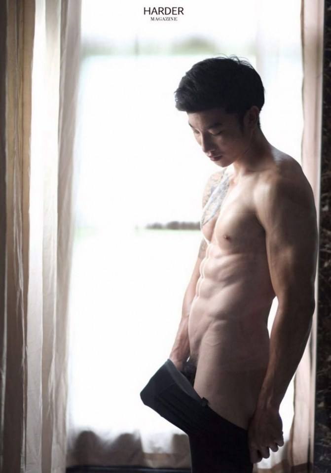 หนุ่มหล่อขึ้นปก 201