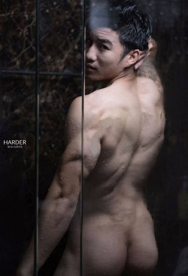 หนุ่มหล่อขึ้นปก 201