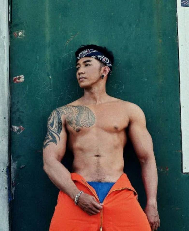 หนุ่มหล่อขึ้นปก 202