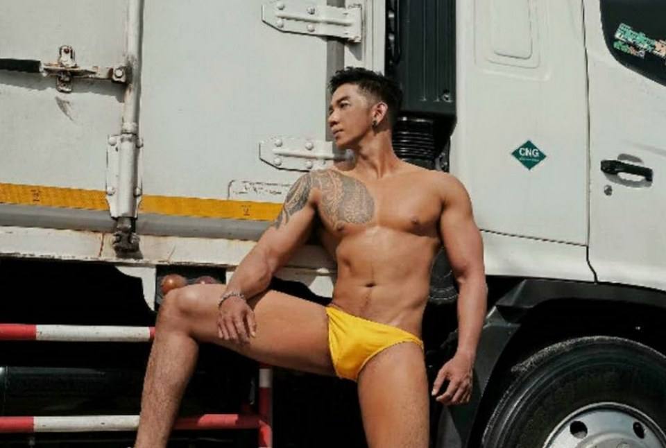 หนุ่มหล่อขึ้นปก 202