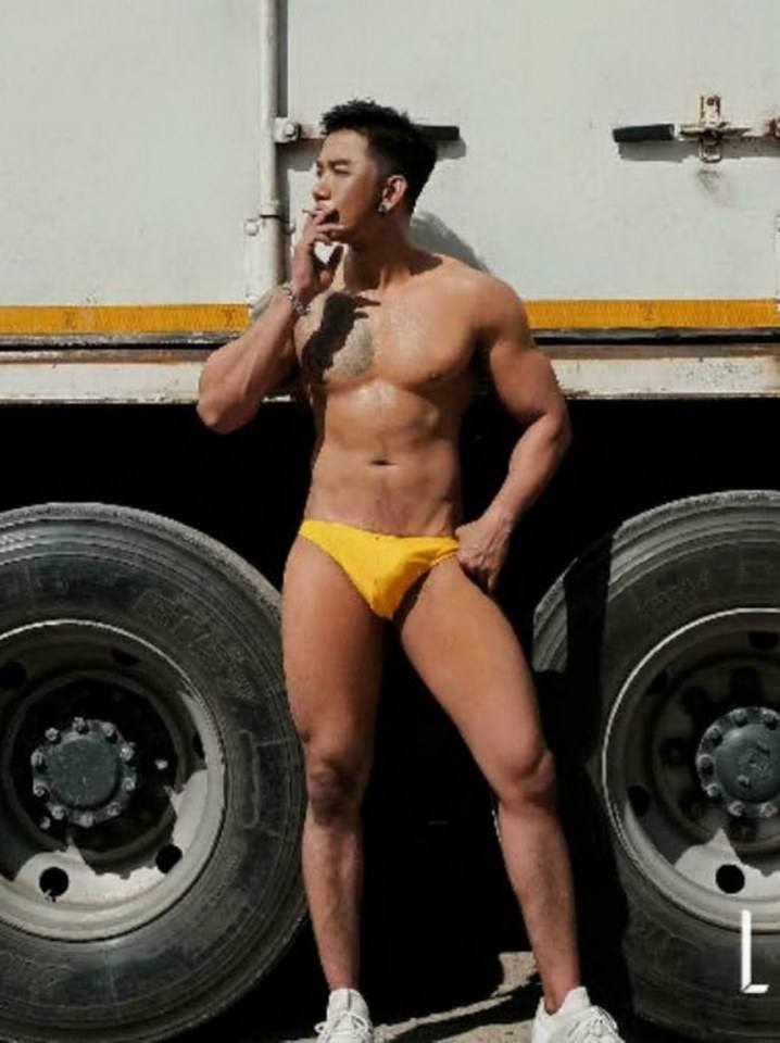 หนุ่มหล่อขึ้นปก 202