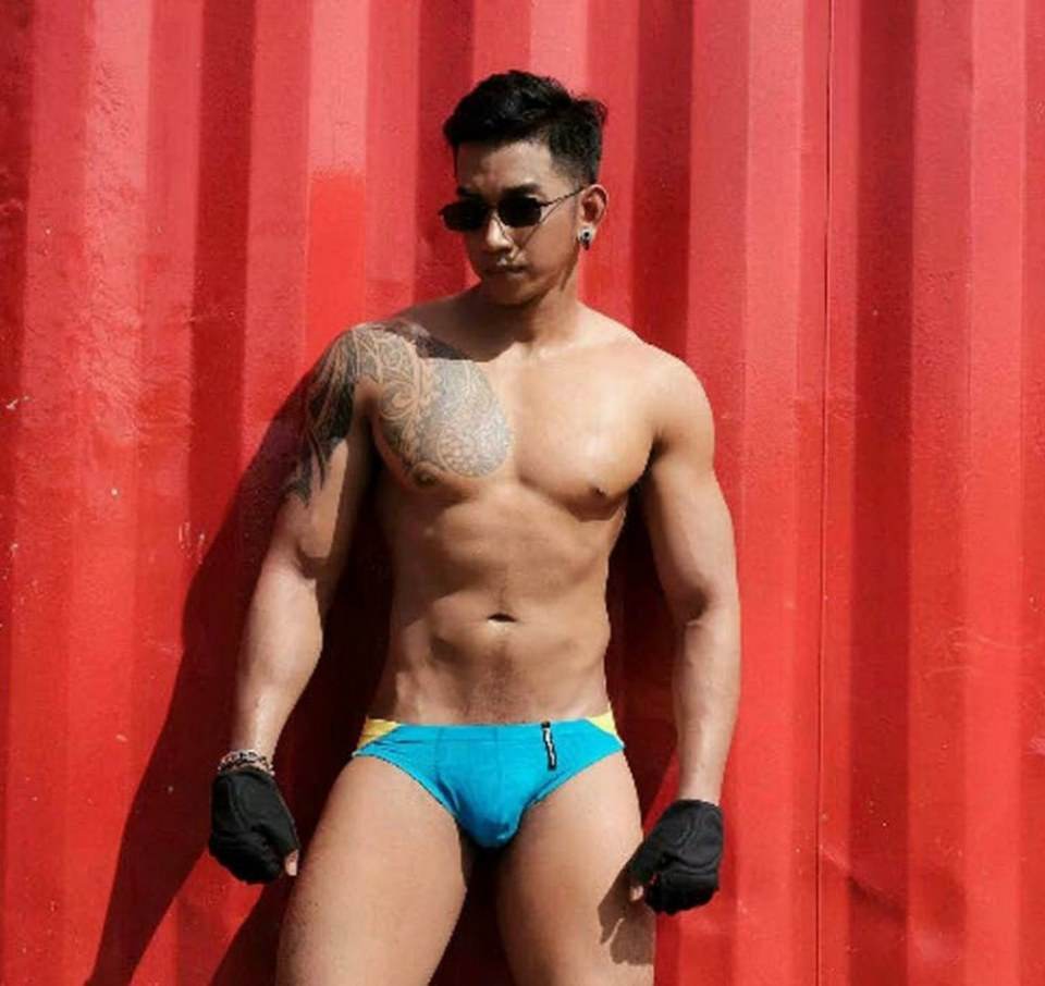 หนุ่มหล่อขึ้นปก 202