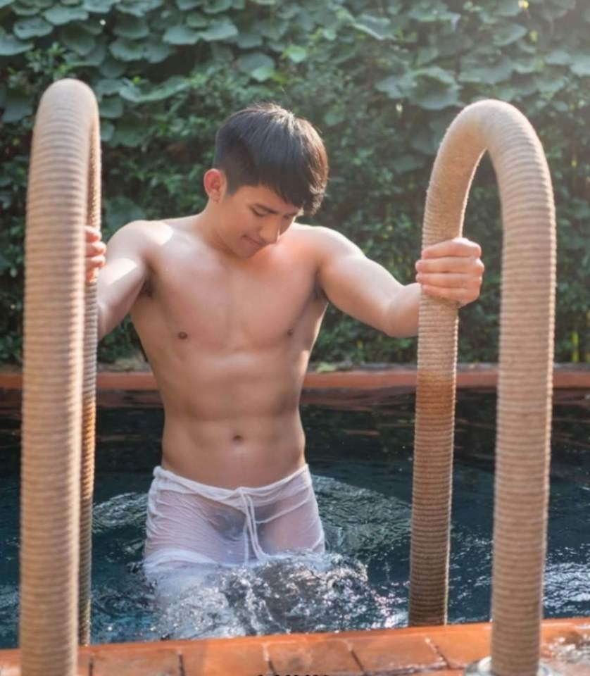 หนุ่มหล่อขึ้นปก 206
