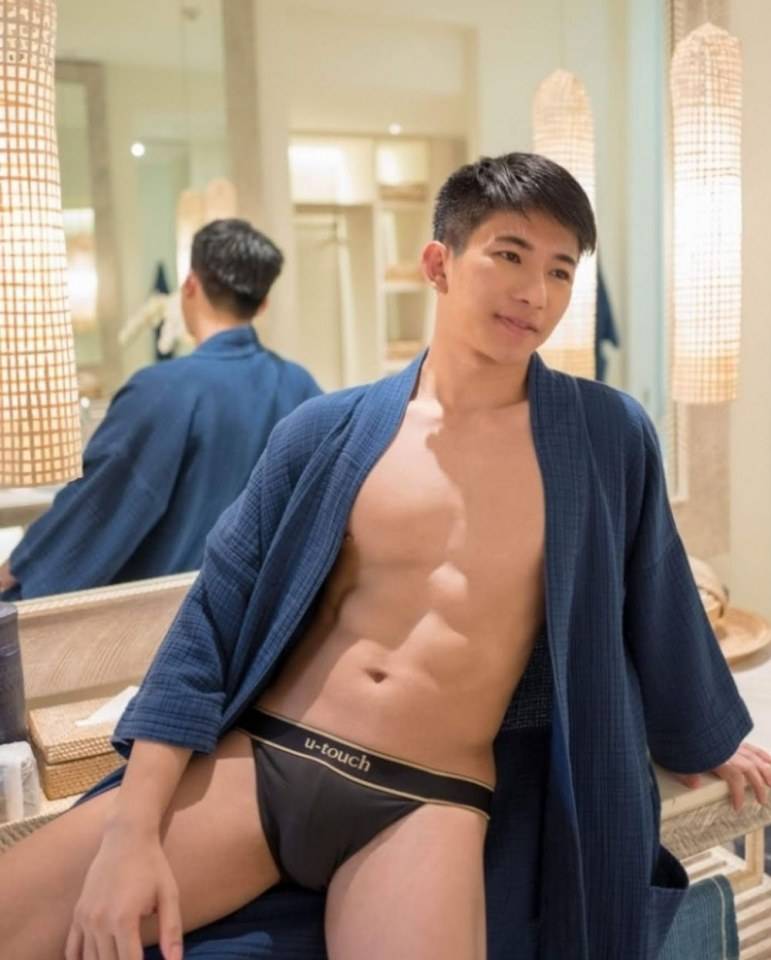 หนุ่มหล่อขึ้นปก 206.1